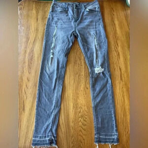 Umgee Skinny‎ Straight Gray Distressed Raw Hem Jeans Size 27 EUC 0102